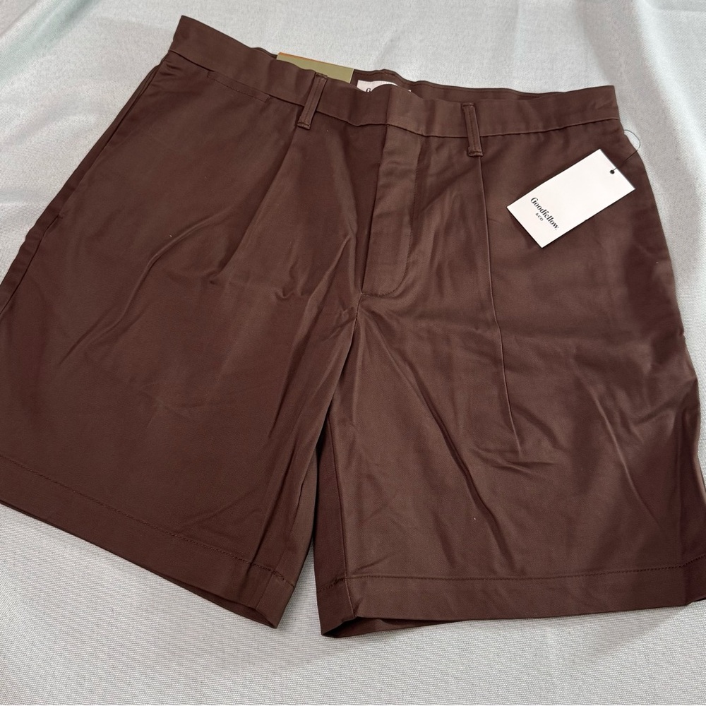 Target Men’s Brown Pleated Mid Thigh Goodfellow Shorts Size 31 - 7” inseam